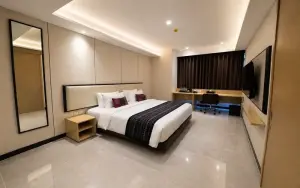 Deluxe Corner